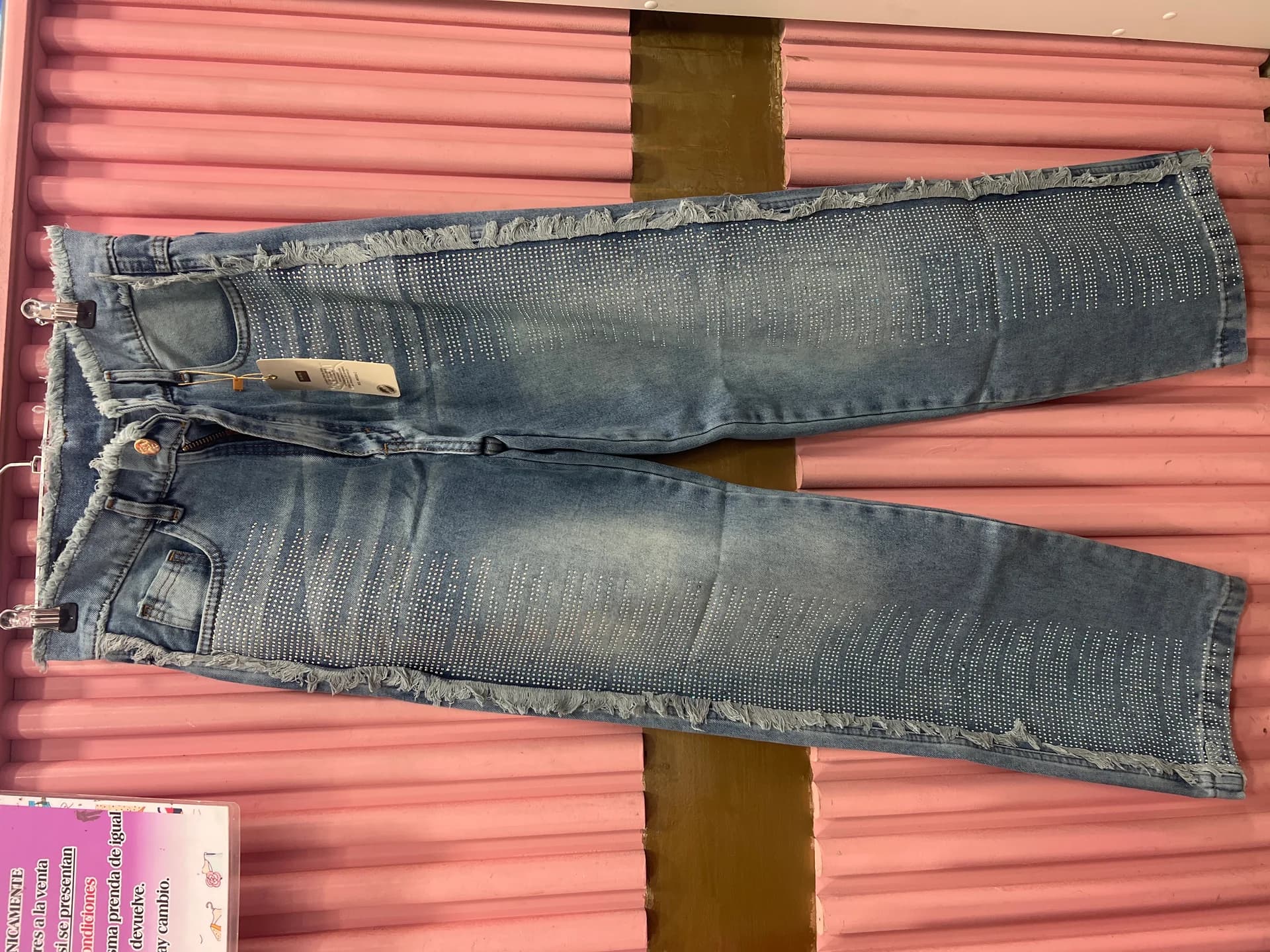 JEANS CON BRILLOS DESFLECADO CELESTE