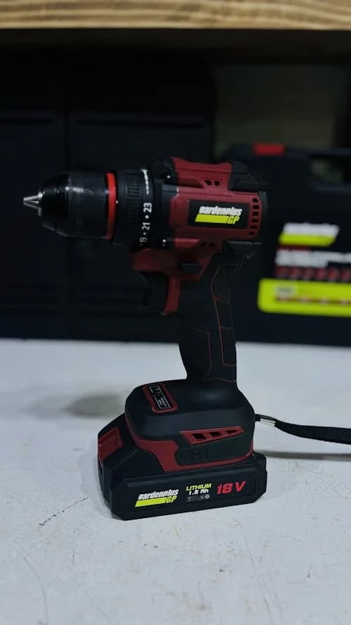 Taladro atornillador 18v Brushless con maletin y accesorios Garden plus