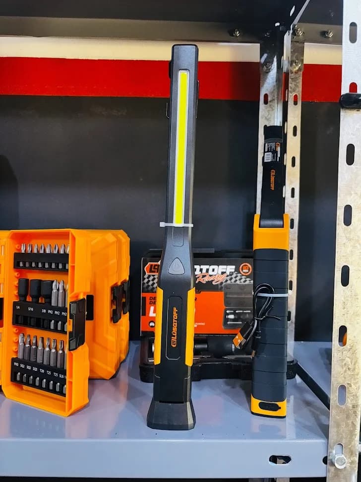 Linterna recargable con iman multiposicion Lusqtoff