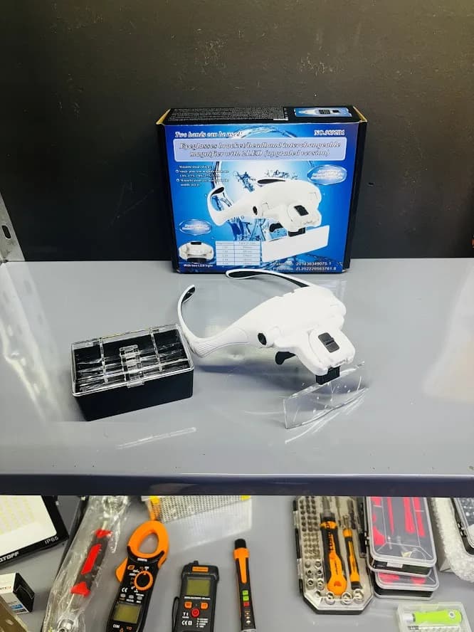 Lente con lupas intercambiables + luz led