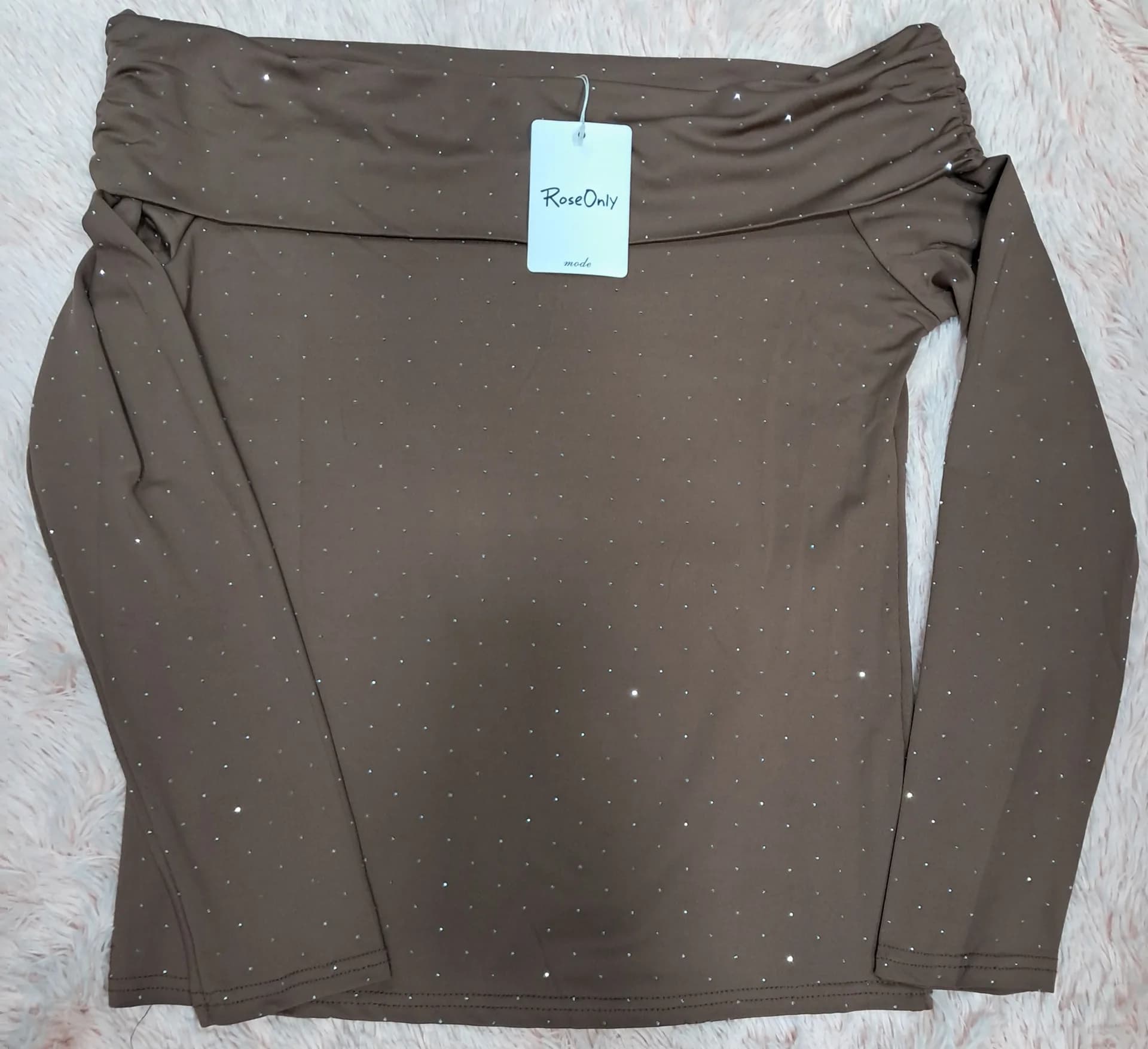 REMERA MANGA LARGA CUELLO BOTE