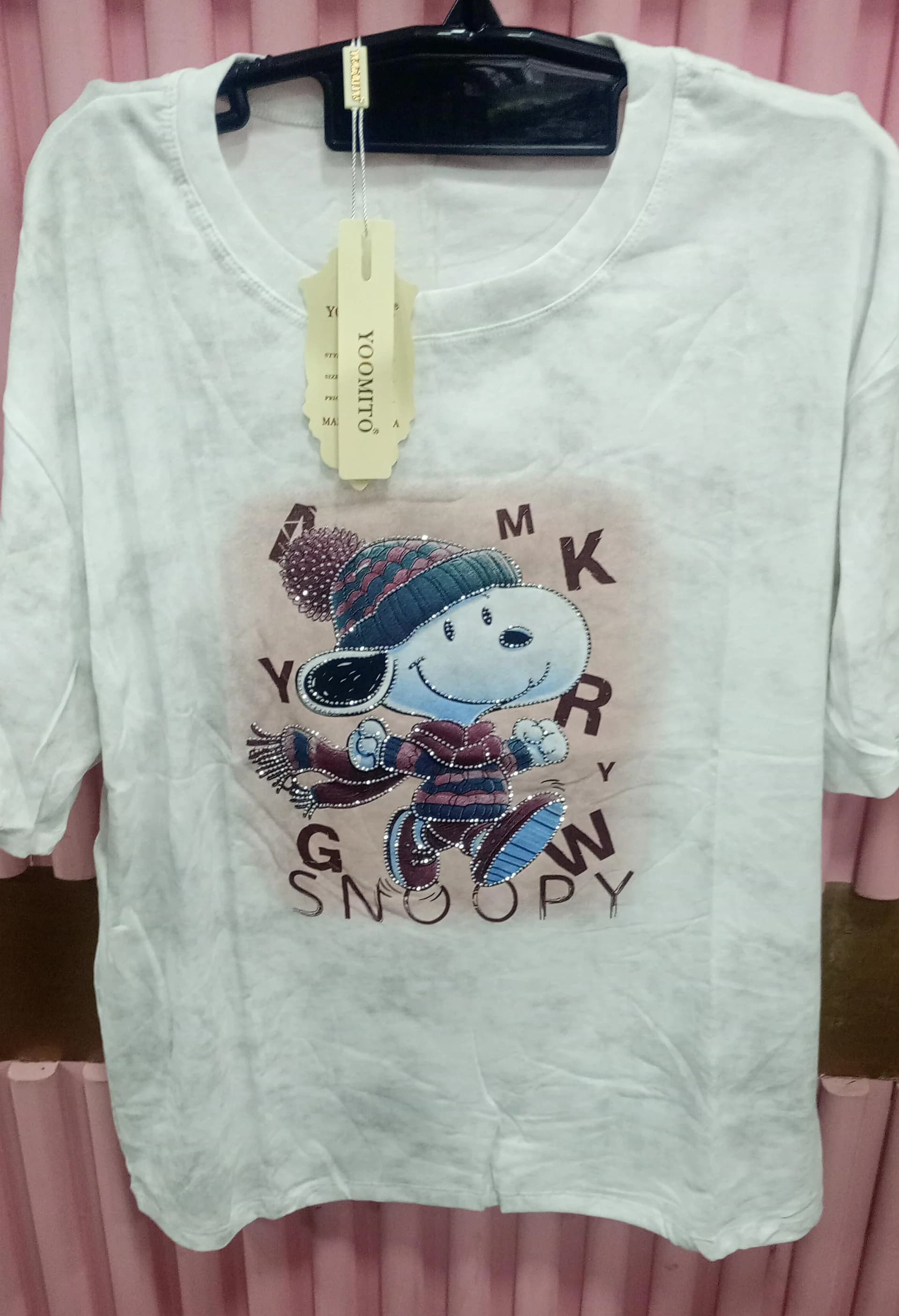 REMERA SNOOPY BRILLO