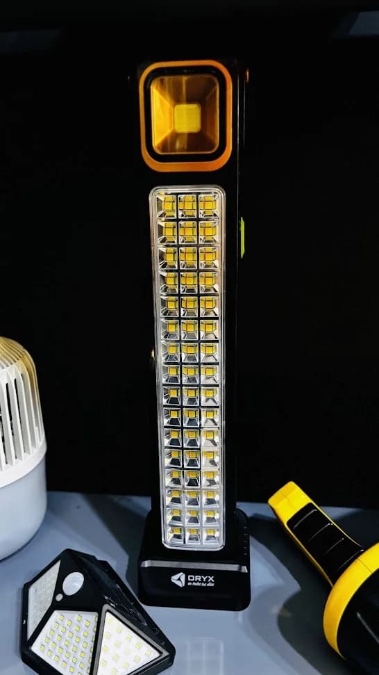 Luz de emergencia solar Oryx
