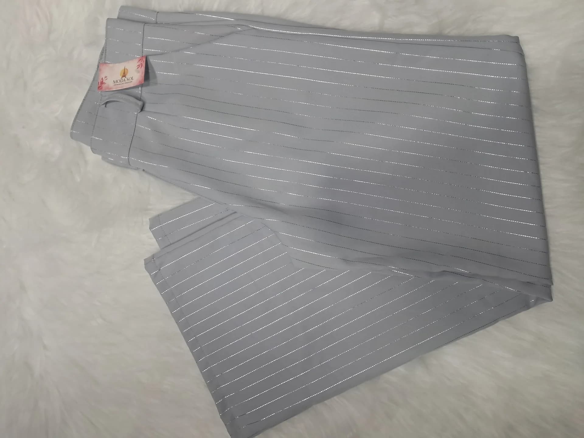 PANTALÓN DE VESTIR CON LINEAS