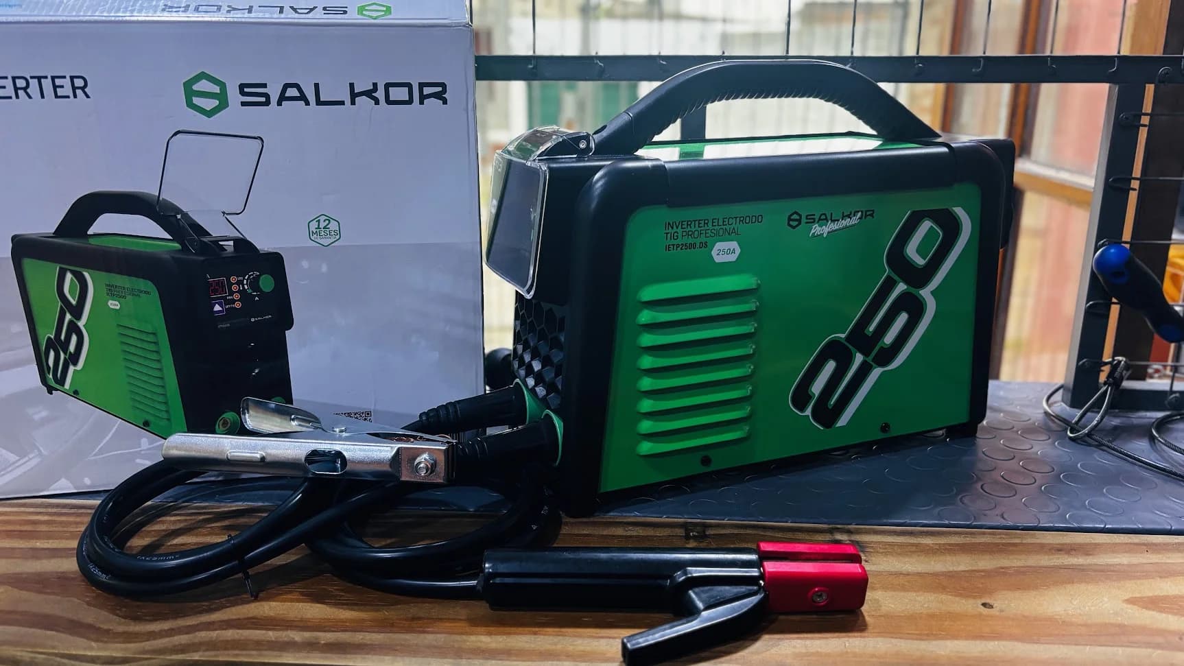 Soldadora inverter 250a 6500w Salkor