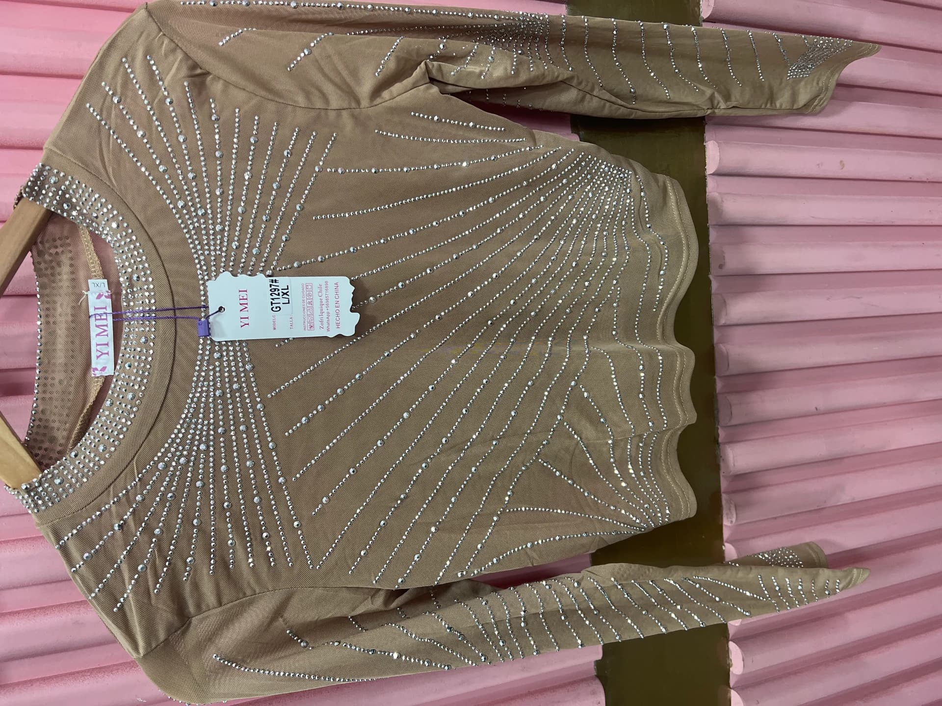 REMERA CON STRASS 297
