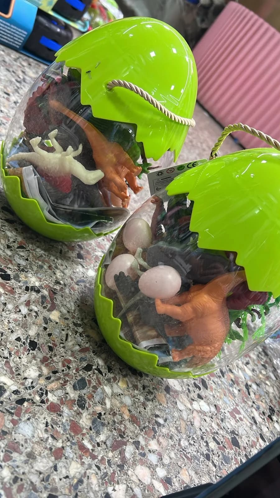 HUEVOS DINO