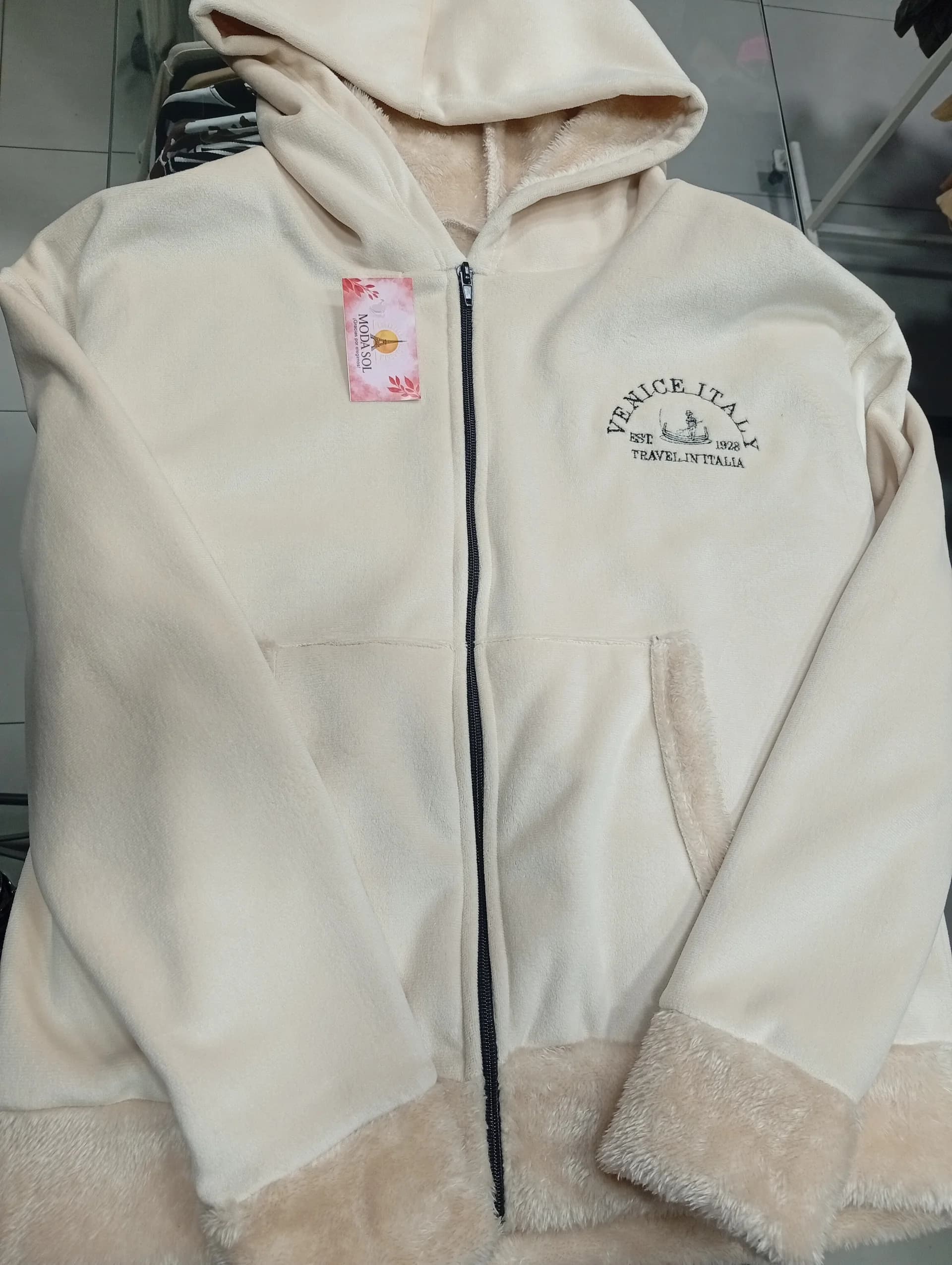 CAMPERA MUJER DE PLUSH Y PIEL