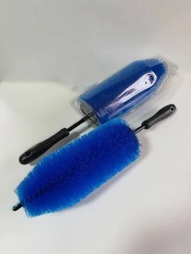 CEPILLO PARA LLANTAS