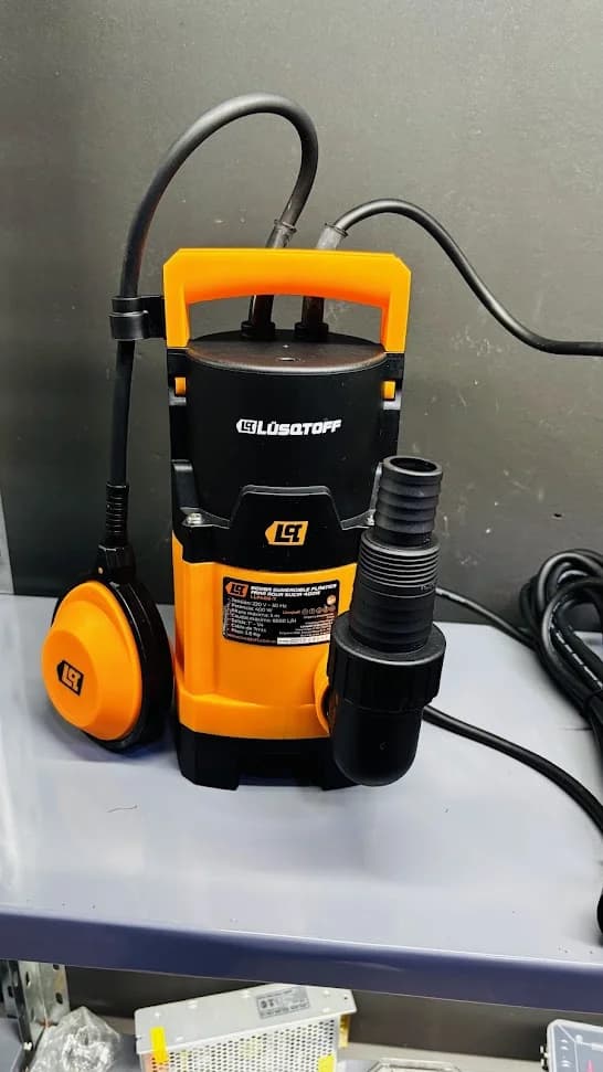 Bomba sumergible plastica 400w Lusqtoff