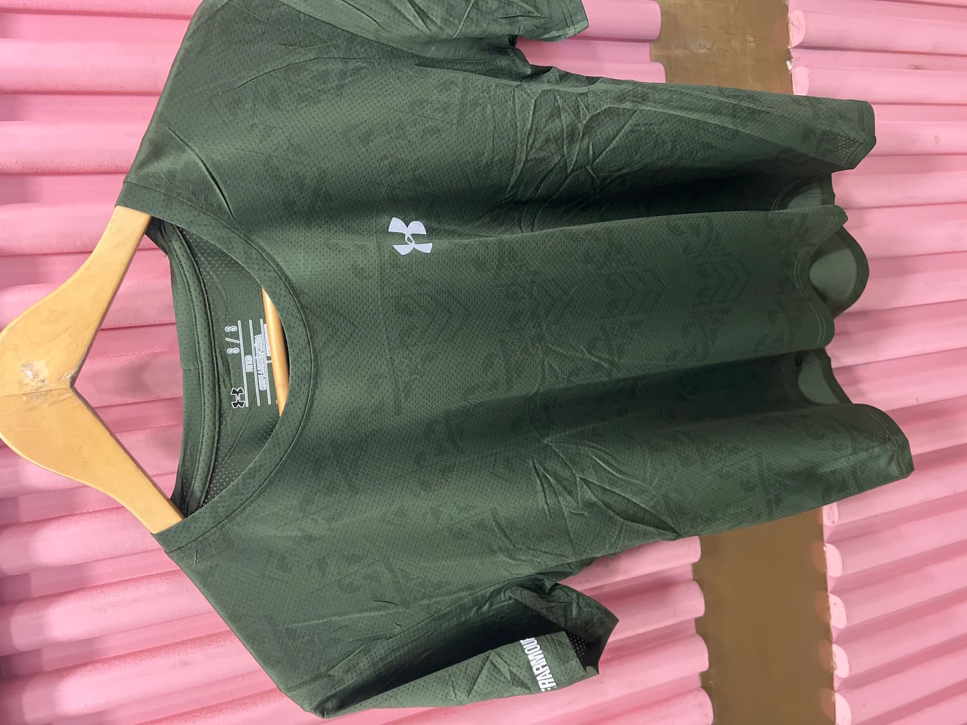 REMERA DEPORTIVA UNDER