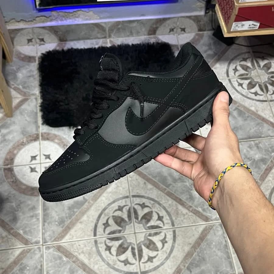 NIKE SB "TOTAL BLACK" PREMIUM