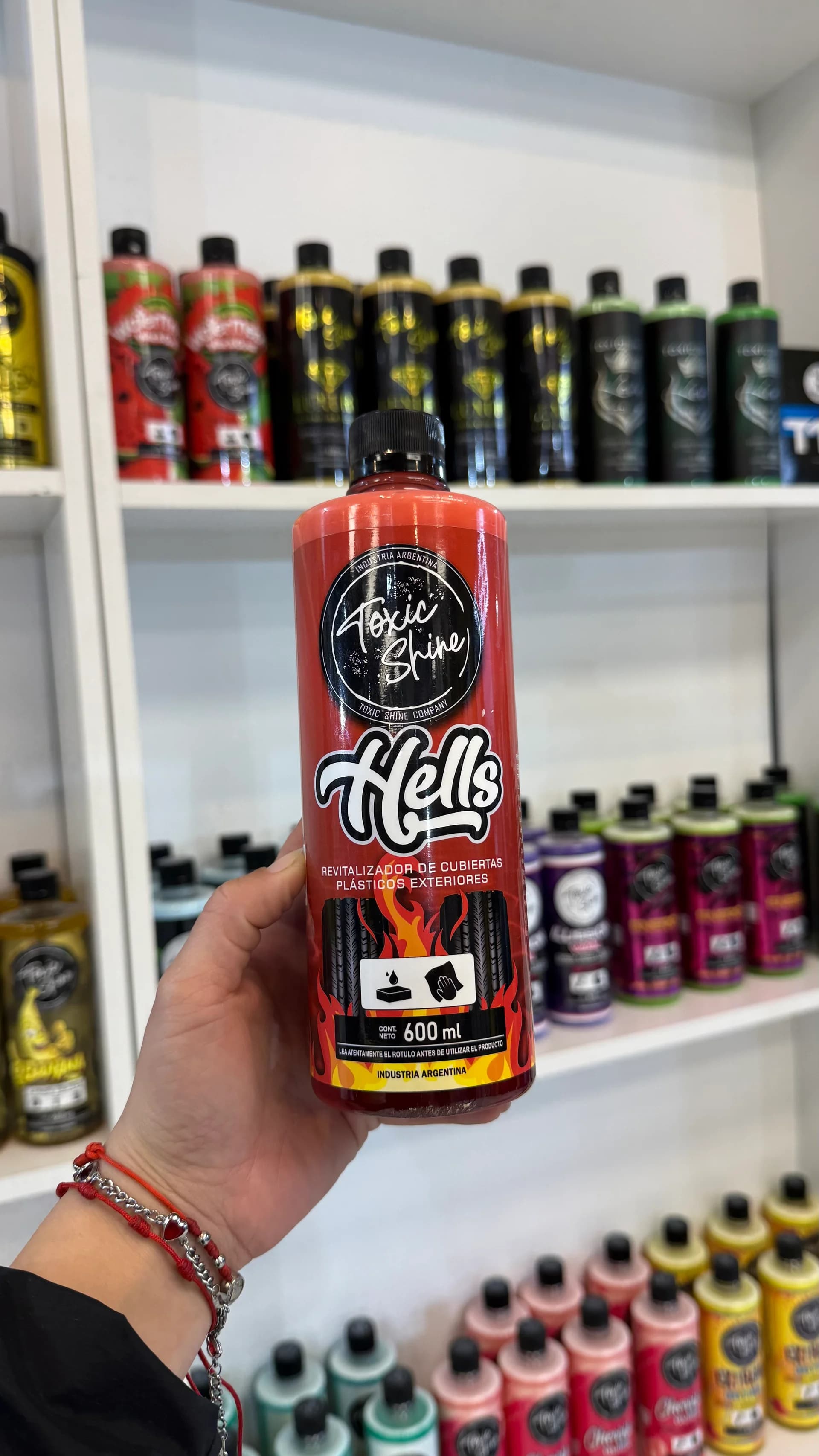 HELLS 600ML TOXIC SHINE