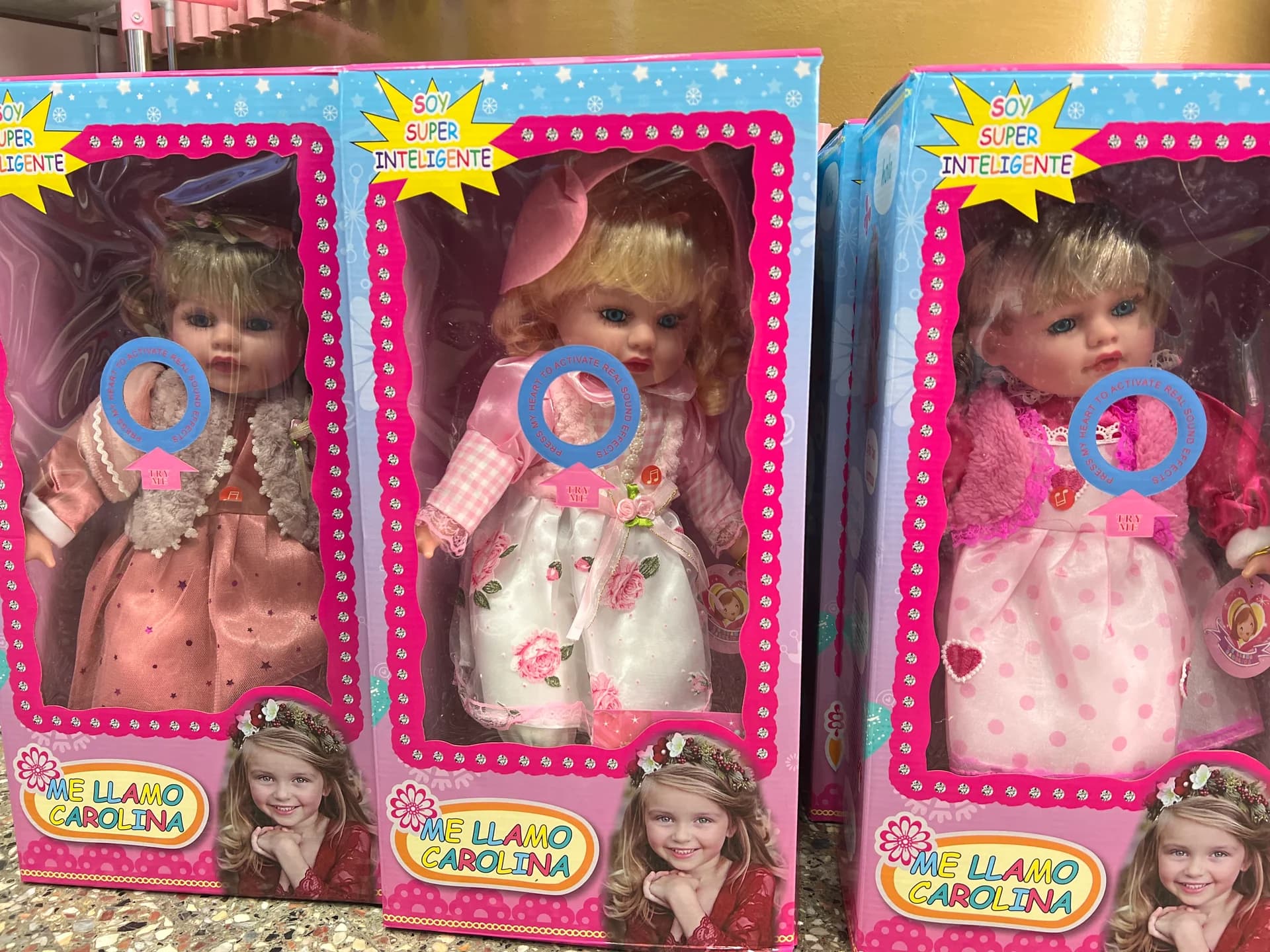MUÑECAS CAROLINA