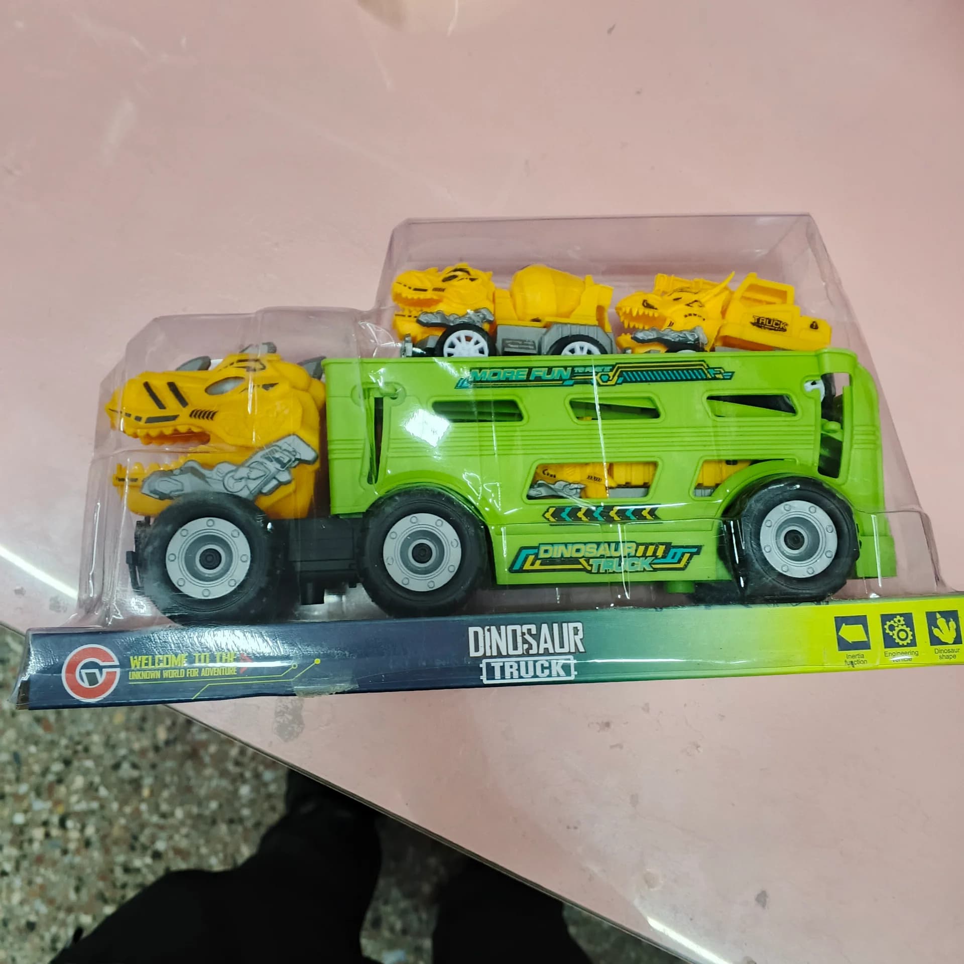 DINOSUR TRUCK