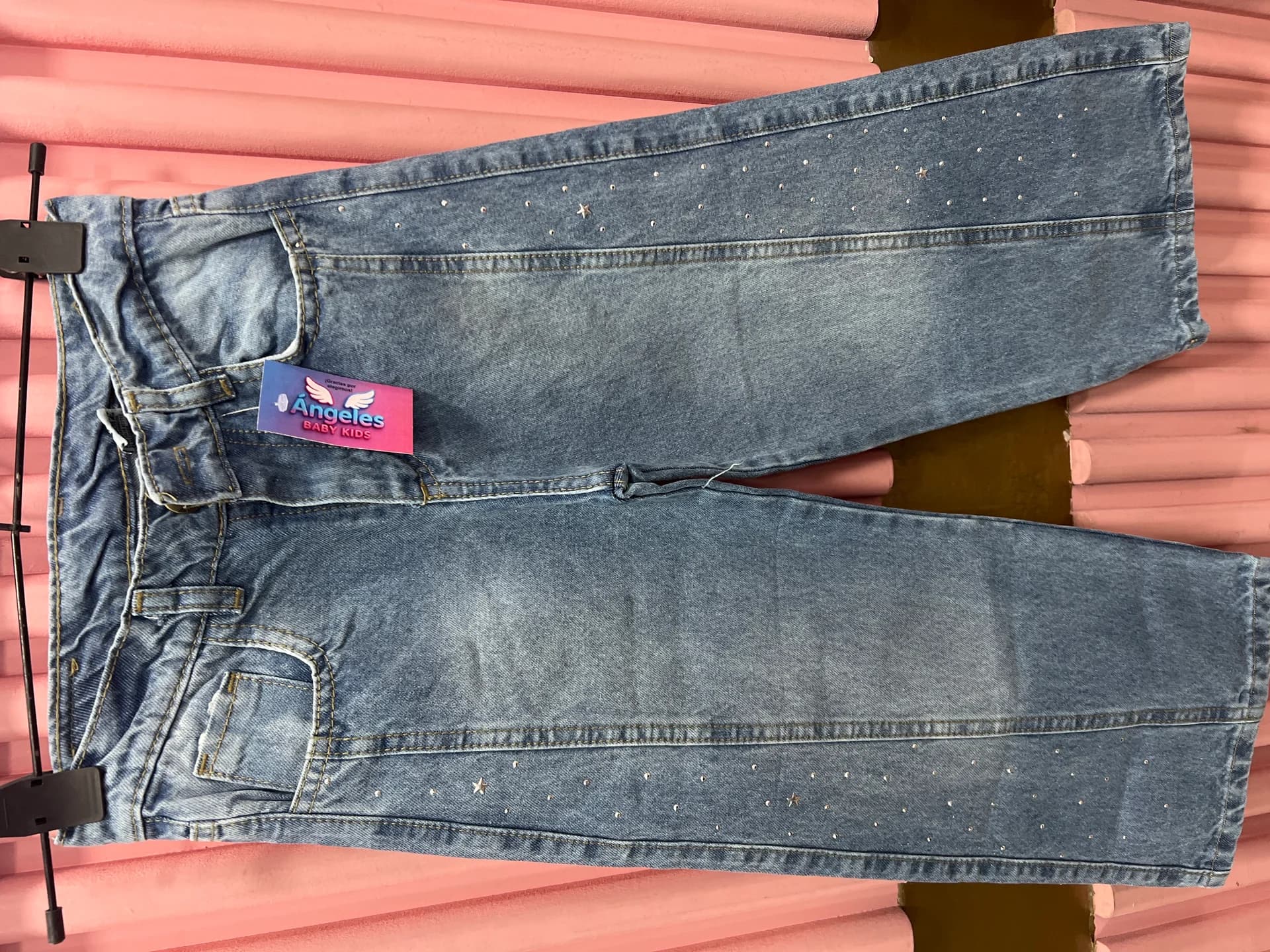 JEANS CON BRILLOS AL COSTADO “OPAK, YOBY”