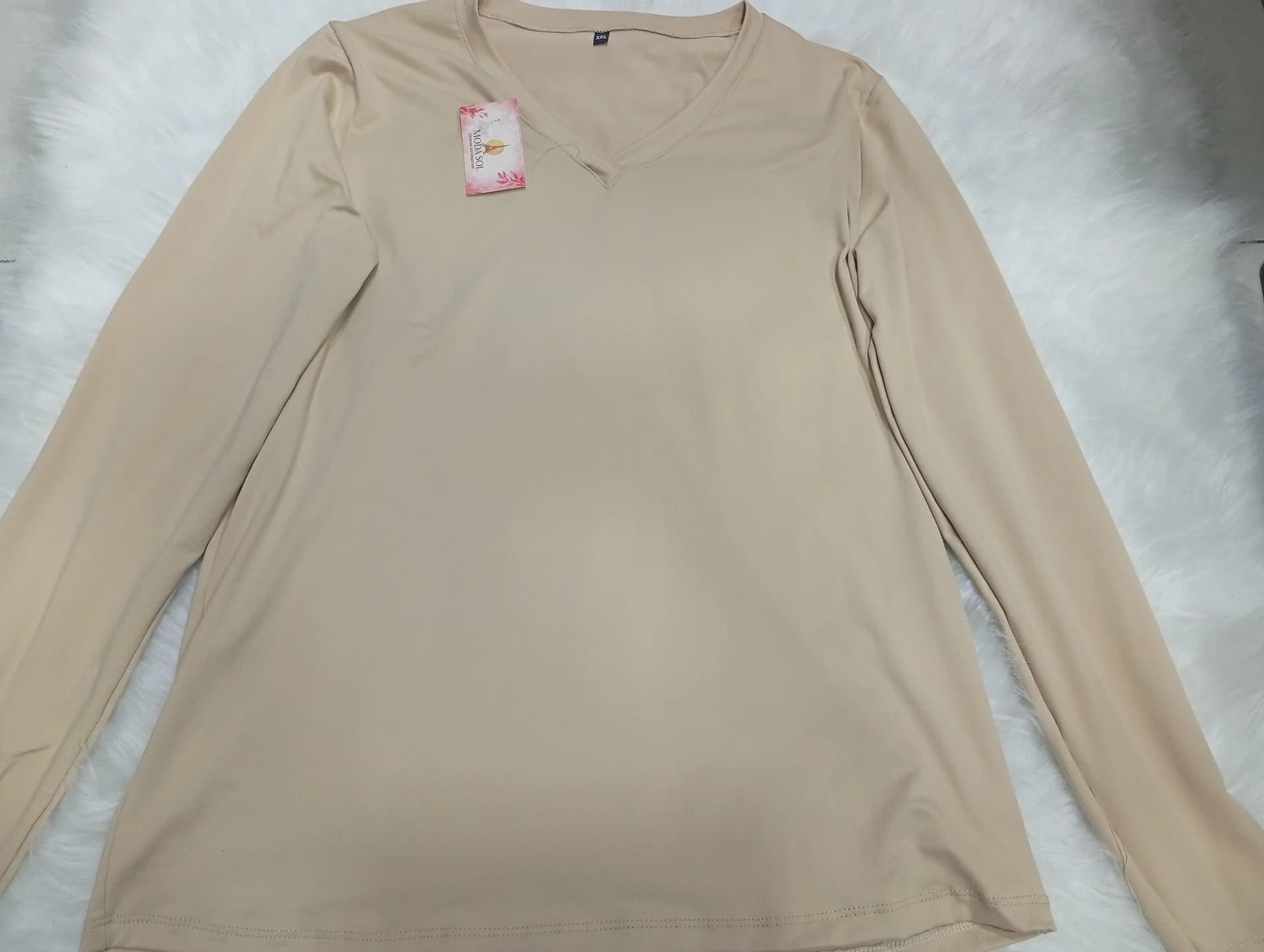 REMERA MODAL CUELLO EN V