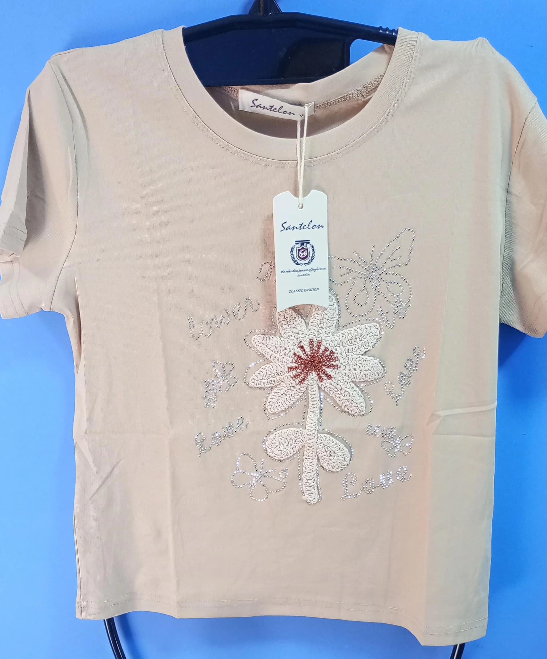 REMERA DAMA FLOR MARIPOSA STRASS