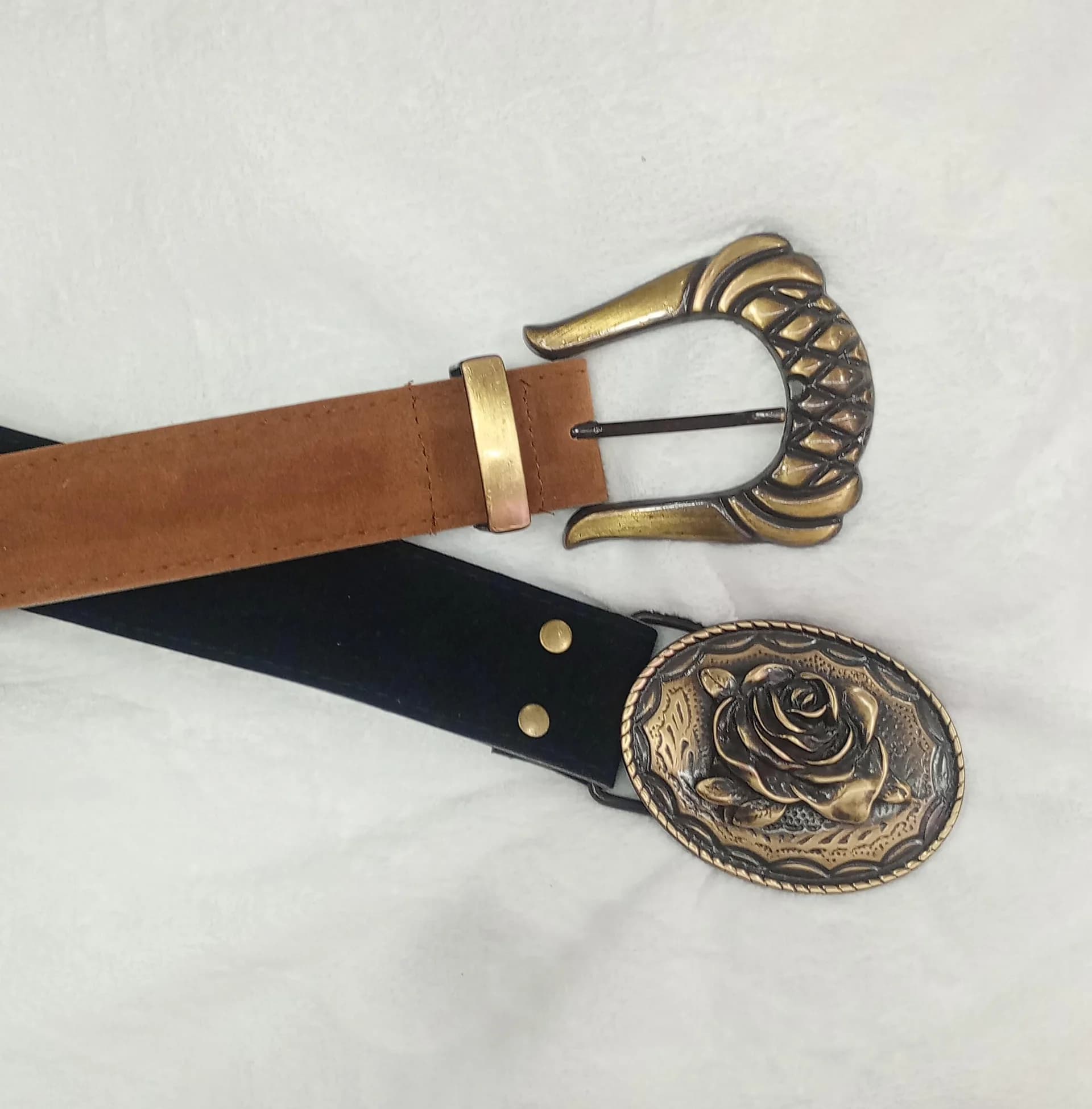 CINTURÓN HEBILLA ROSAS