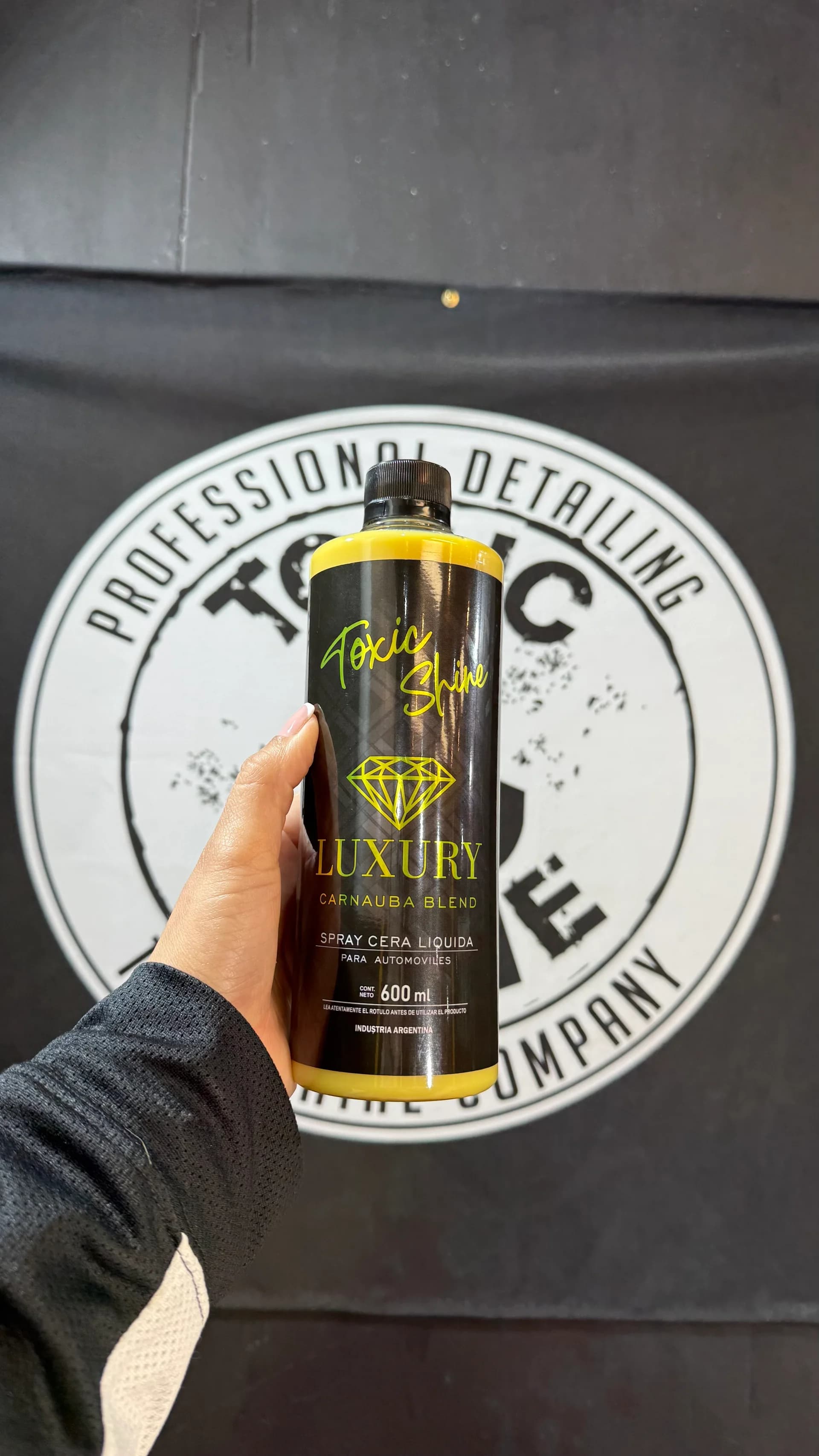 LUXURY CARNAUBA BLEND 600ML TOXIC SHINE