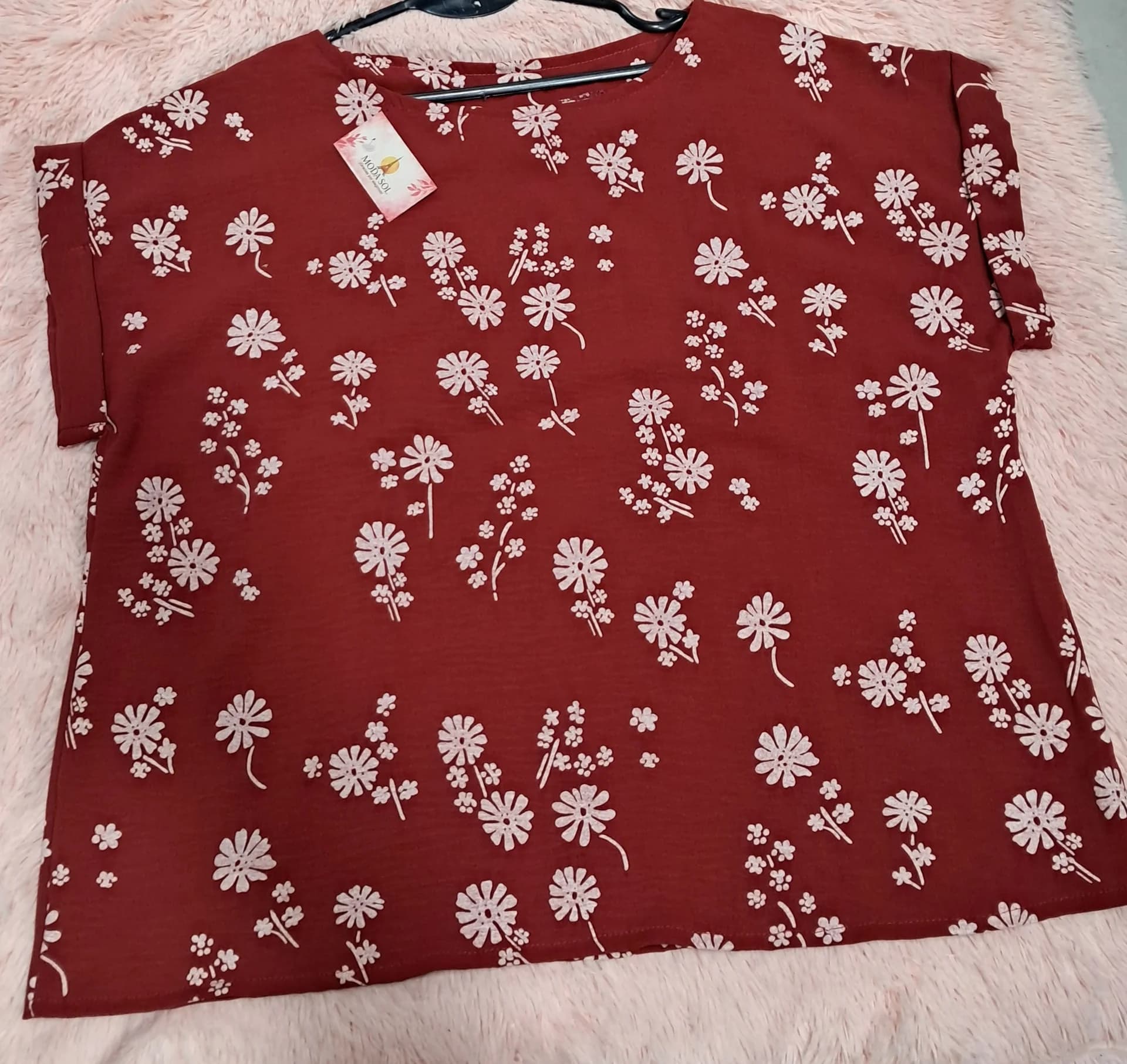 REMERA CON MANGA JAPONESA DE MUJER