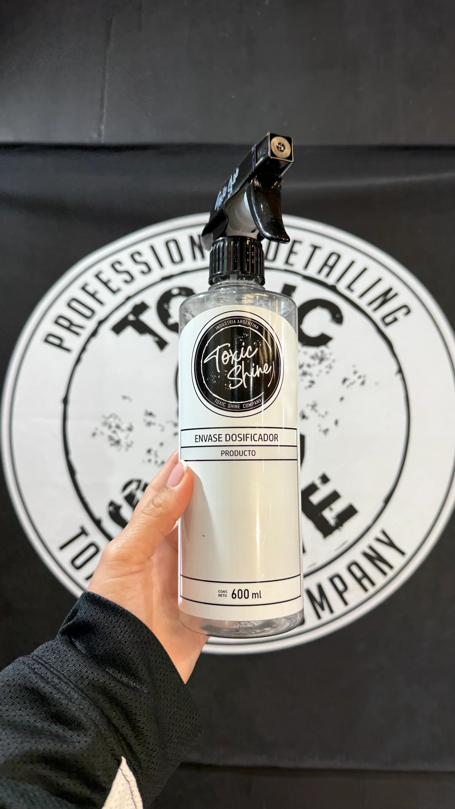 DOSIFICADOR 600ML TOXIC SHINE