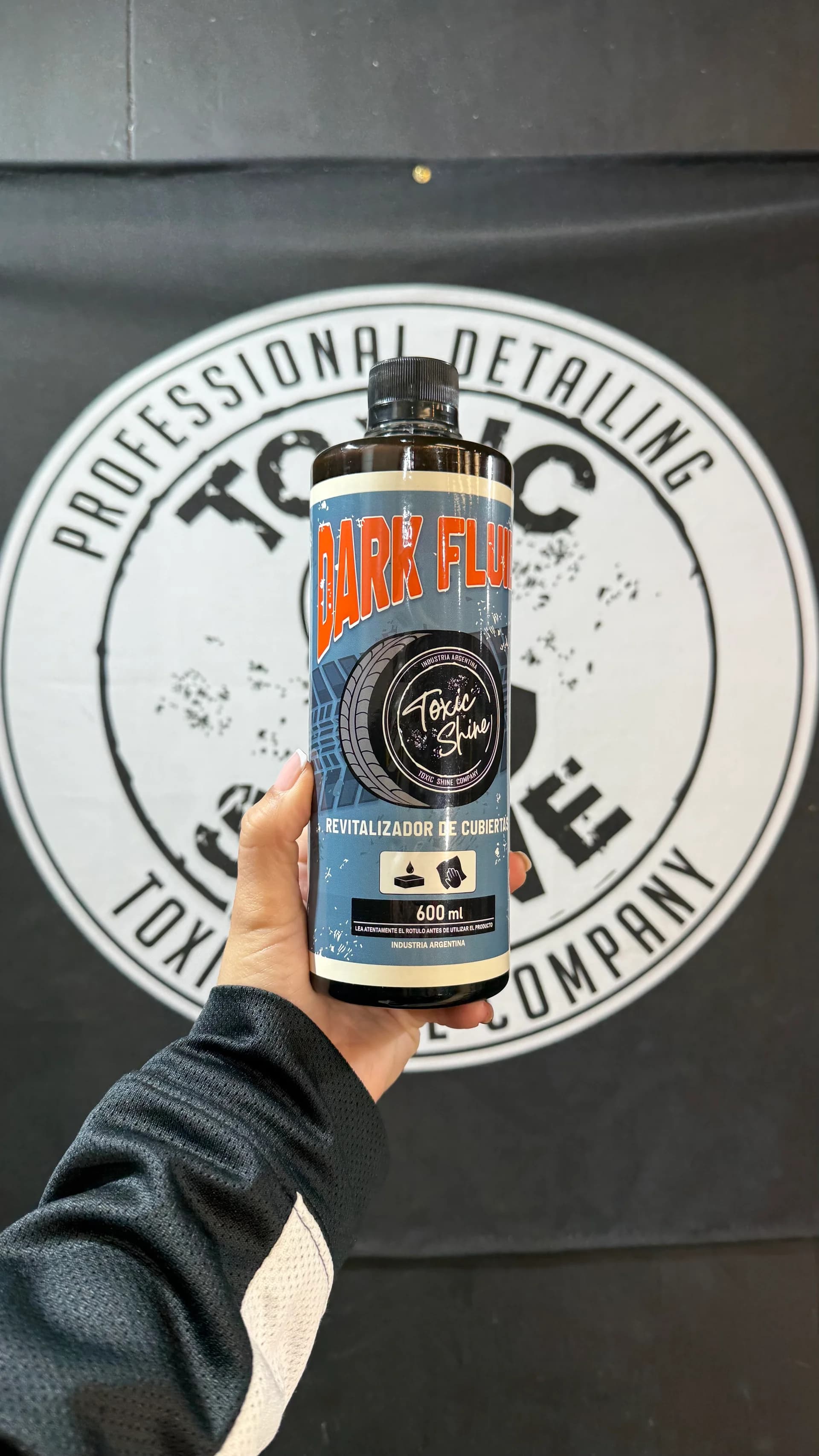 DARK FLUID 600ML TOXIC SHINE