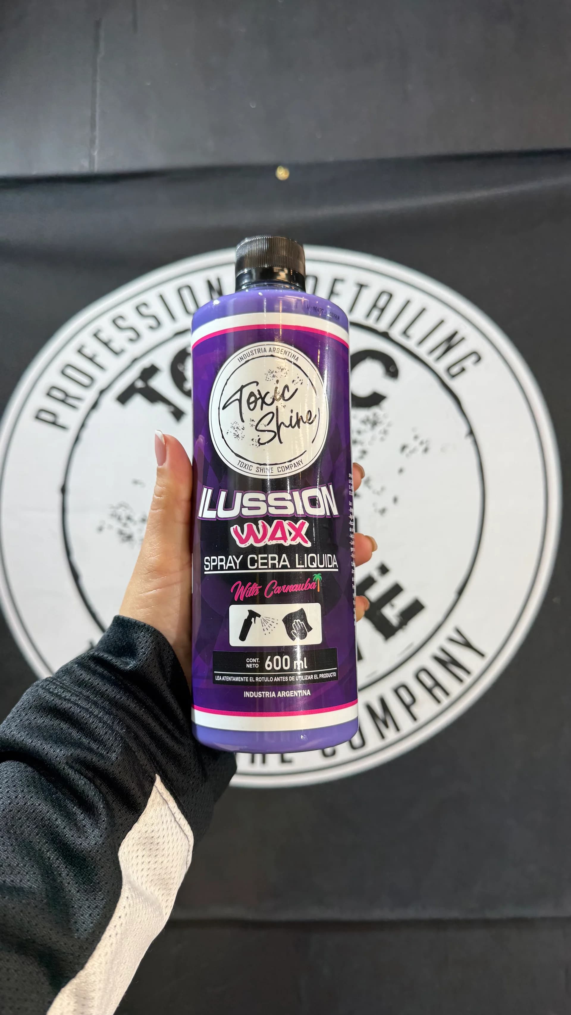 ILUSSION WAX 600ML TOXIC SHINE